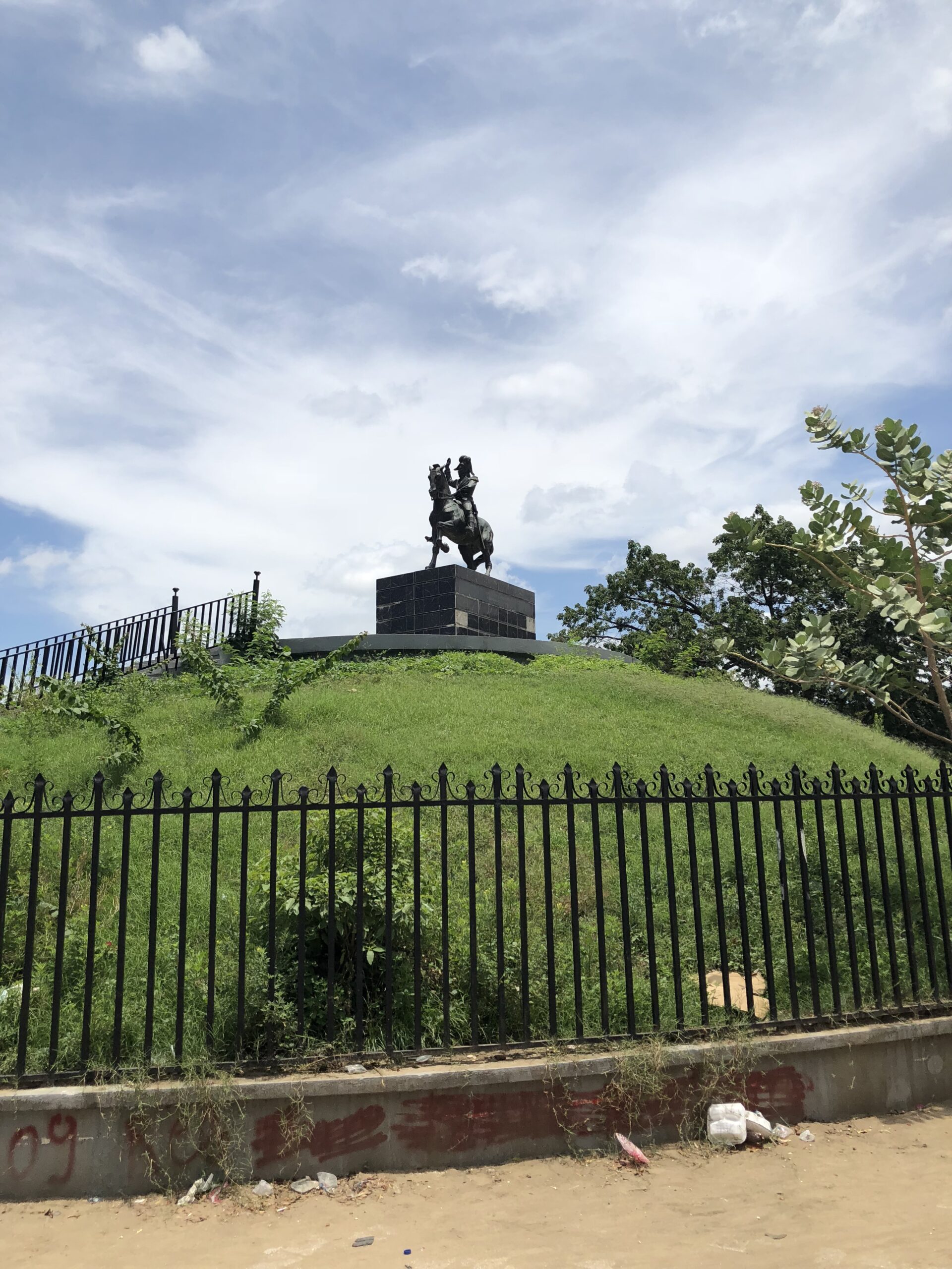Statue équestre de Dessalines sur le Champ de Mars à Port-au-Prince