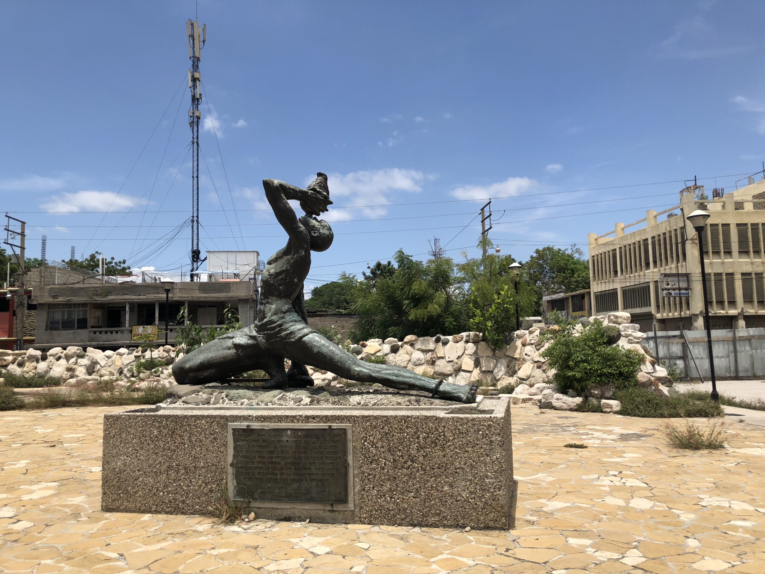 Sculpture Le Marron Inconnu d'Albert Mangonès à Port-au-Prince
